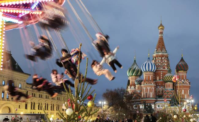 Найден самый необычный способ отпраздновать Новый год в Москве: на пару с лосем