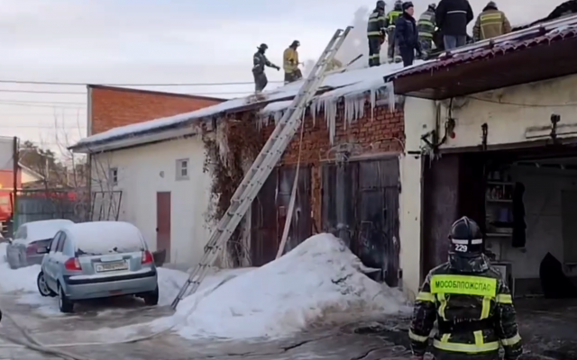 Пожар в ангаре в Луховицах полностью ликвидировали