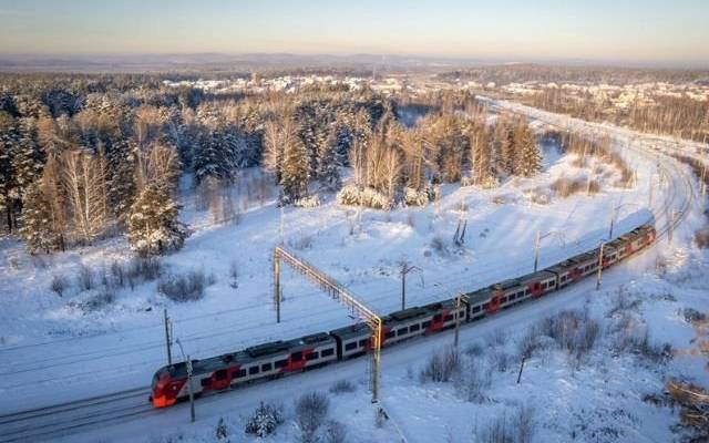 Пассажиры поезда Нижний Новгород - Москва 2,5 часа провели в ледяном плену