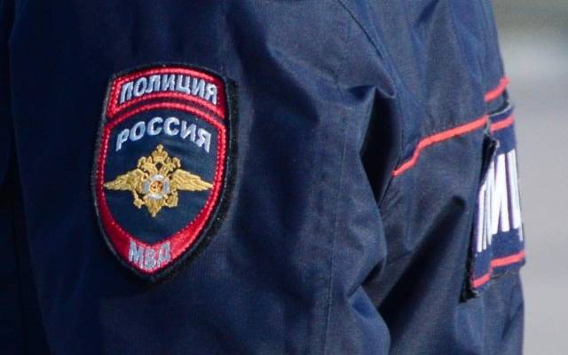 Полицейский из Таганрога обезвредил мужчину с боевой гранатой в алкомаркете