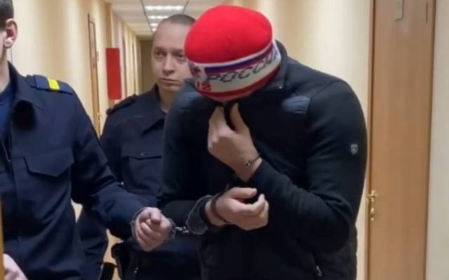 В Челябинске подростка арестовали за попытку поджечь военный самолет