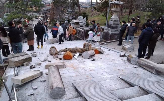 Число жертв подземных толчков в Японии превысило 160 человек