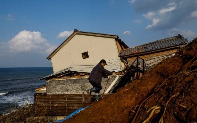 Число погибших при серии землетрясений в Японии превысило 200 человек
