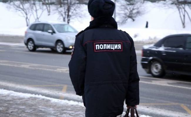 Полицейских из Петербурга заподозрили в незаконной регистрации тысяч мигрантов