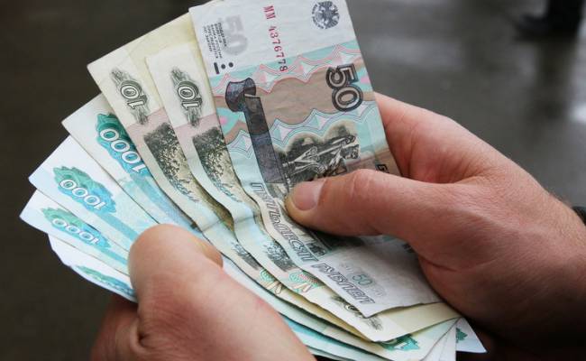Богатейшие россияне тормозят отечественную экономику: нищие разоряют средний класс