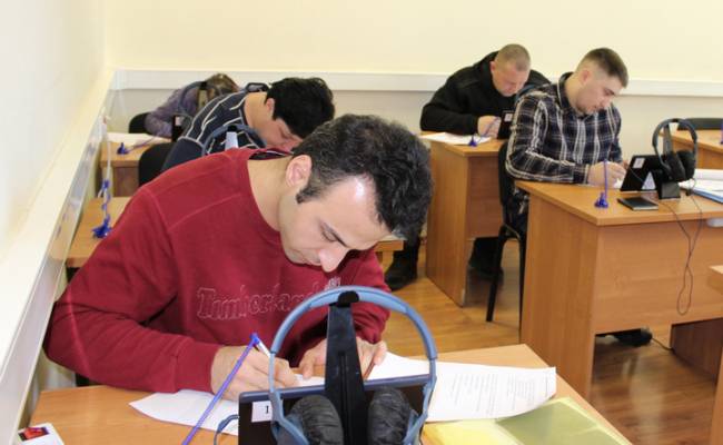 Выяснилось, как мигранты получают сертификаты о знании русского языка