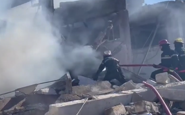 Число погибших при пожаре в мебельном цехе в Баку выросло вдвое