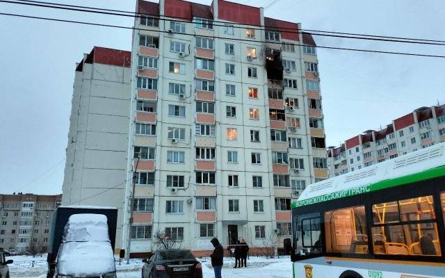 Опубликованы фото поврежденного при атаке БПЛА дома в Воронеже