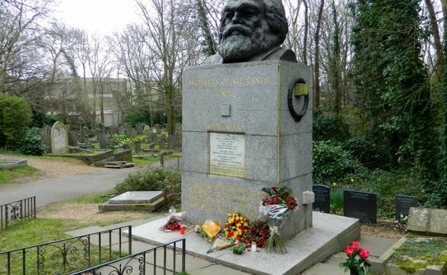 В Лондоне собрались взимать плату за захоронение рядом с могилой Карла Маркса
