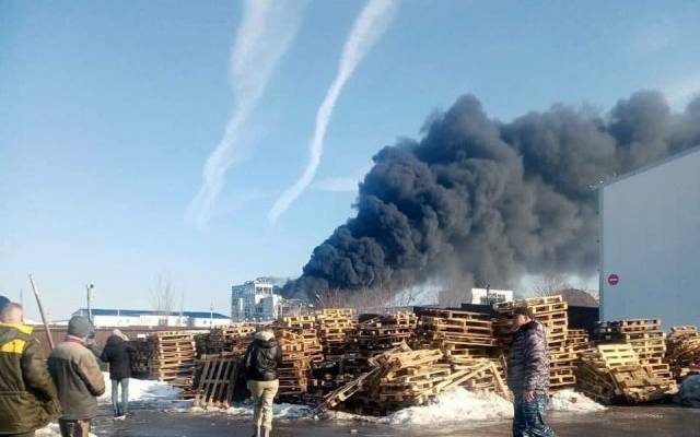 Число пострадавших при пожаре на заводе в Ростовской области выросло до 10