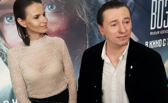 Жена Безрукова отказалась говорить с журналистами о супруге