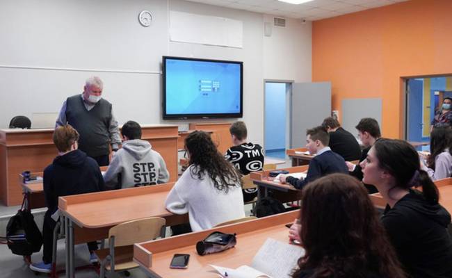 Путин отдал поручения, которые кардинально изменят жизнь школы и учителей