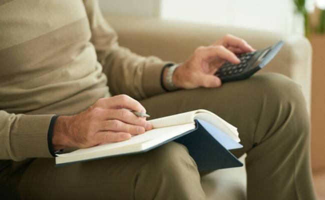 С 1 февраля пенсионерам увеличат выплаты: кто и сколько получит
