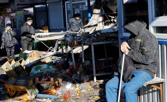 При обстреле рынка в Донецке погибли 12 человек