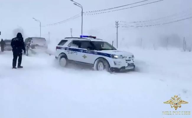 На Сахалине роженицу доставили в роддом на снегоболотоходе из-за непогоды