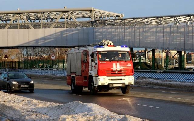 Возле аэропорта Шереметьево загорелся автобус