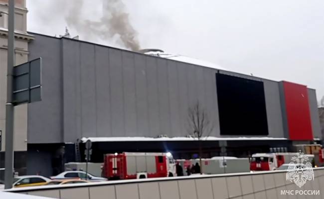 Спектакли отменены. Пожар в Театре Сатиры тушили более 3 часов