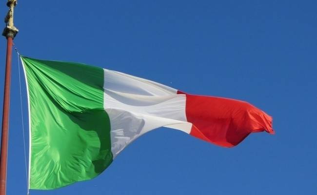 В Италии фермеры заблокировали развязку на ключевой автотрассе