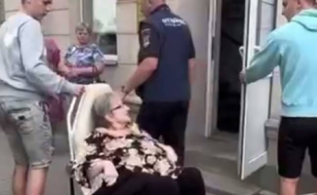 Русским беженцам из недружественных стран получить гражданство труднее, чем трудовым мигрантам