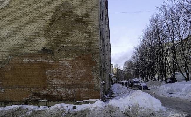 Трещина раздора. Жилой дом в Сергиевом-Посаде «пошел по швам»