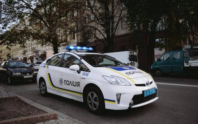 В Киевской области сотрудники военкомата избили мужчину при полицейском