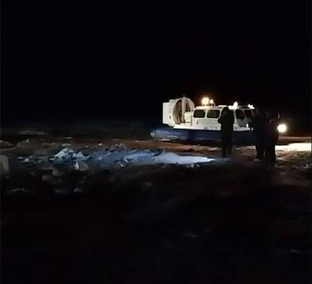 Спасатели нашли на дне Онежского озера тело члена экипажа разбившегося Ми-8