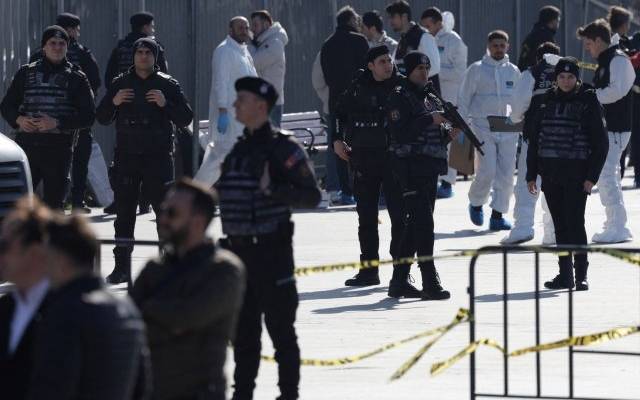 Более 30 человек задержали после попытки теракта у здания суда в Стамбуле