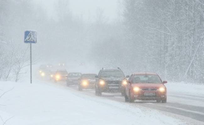 В Челябинской области из-за снегопада ограничили движение по трассе до Казахстана
