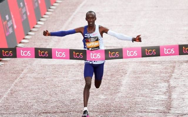Обладатель мирового рекорда в марафоне Киптум умер в возрасте 24 лет
