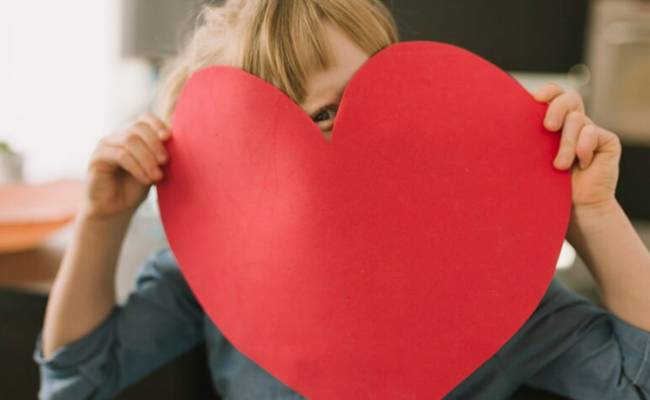 В Госдуме предложили запретить школьникам отправлять «валентинки» в День всех влюбленных