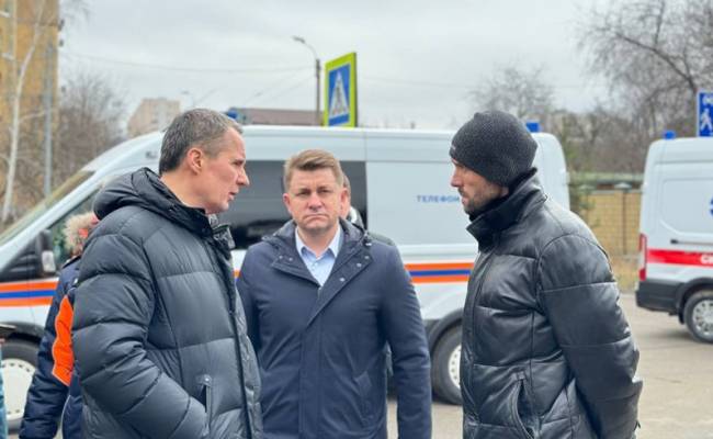 Губернатор Гладков прибыл к попавшему под удар ВСУ ТЦ в Белгороде