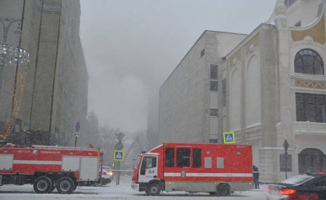 МЧС показало кадры пожара на территории здания «Известия Холл»