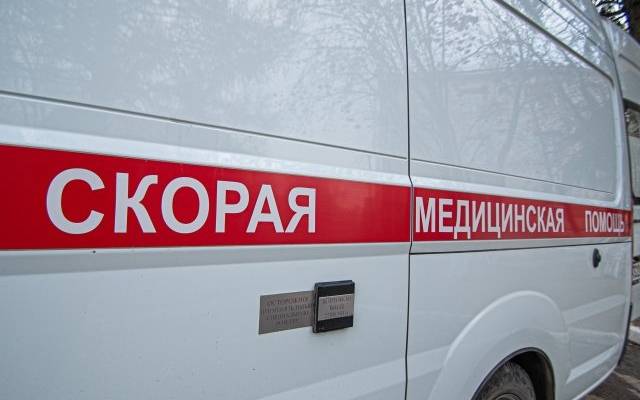 В Омске ребенок попал в больницу после падения в яму с кипятком