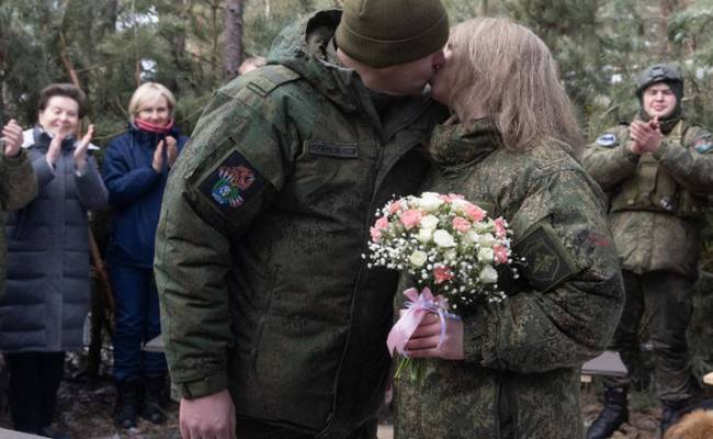 «Впечатления зашкаливают»: девушка рассказала о своей необычной свадьбе в зоне СВО