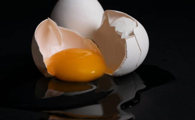 Попавшего в больницу любителя сырых яиц спасали врачи четырех специальностей