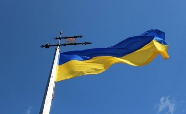 Россиянина обвинили в поддержке Украины из-за жёлто-голубого тента