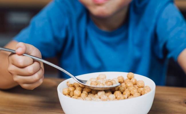 Хлопья на завтрак грозят слабоумием: проведены исследования