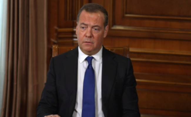 Медведев призвал навсегда закрыть въезд в Россию мигрантам-преступникам