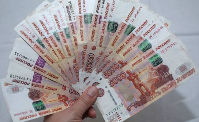 Пожилая россиянка пообщалась с мошенниками и лишилась 12 миллионов рублей