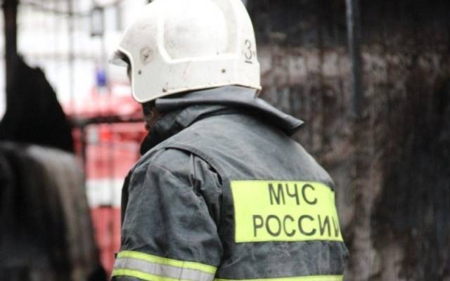 Пожар охватил склад на две тысячи «квадратов» в подмосковном Подольске