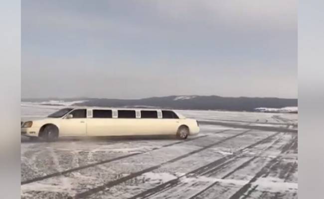 МВД заинтересовалось экс-мэром Иркутска, устроившим дрифт на лимузине