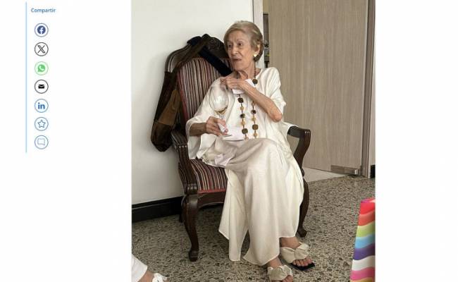 Учительница пения Шакиры умерла в 92 года