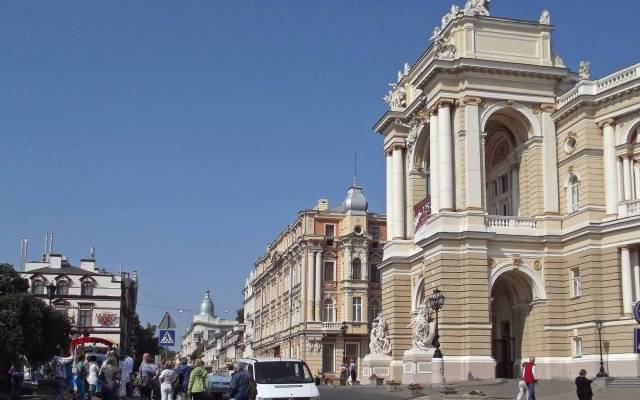 В Одессе объявили воздушную тревогу после сообщений о взрывах