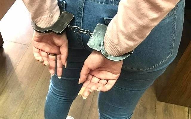 В Петербурге задержали женщину, продававшую наркотики через Ozon