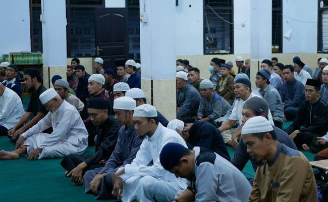 Мусульманам рассказали о необходимости соблюдения поста в Рамадан