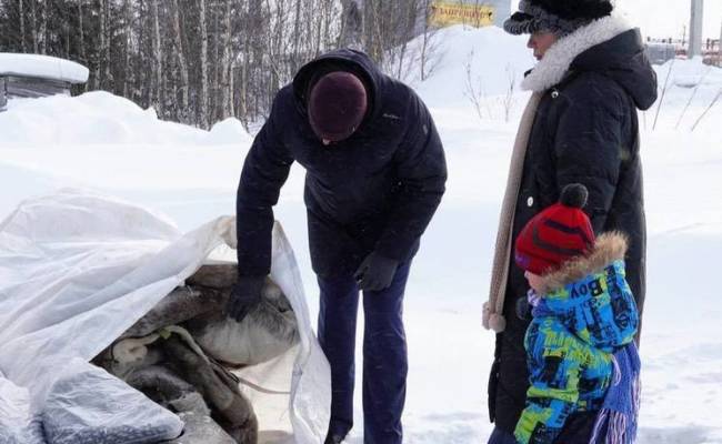 Семье участника СВО чиновники вручили чумовой набор