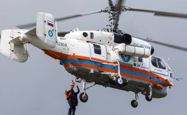 В Магадане наградили экипажи вертолетов, спасших пострадавших на Колыме