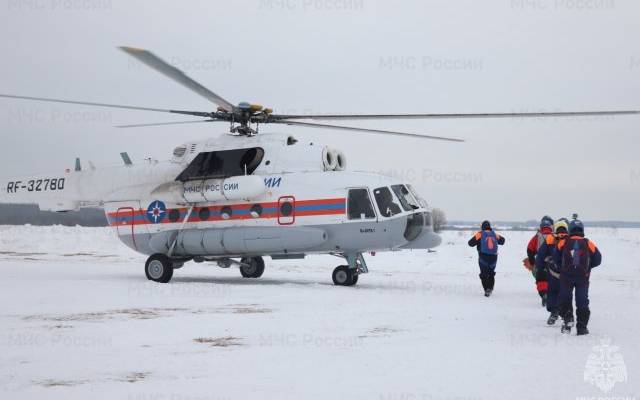 Для эвакуации пострадавших при сходе лавины на Камчатке вылетел вертолет