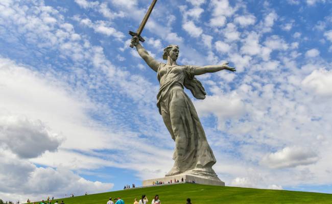 Внук скульптора Вучетича предъявил права на "Родину-мать": не народное достояние