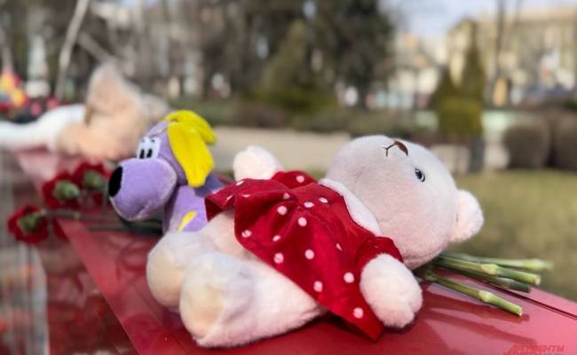 «Нет слов». Донецк оплакивает погибших в теракте в «Крокус Сити Холле»